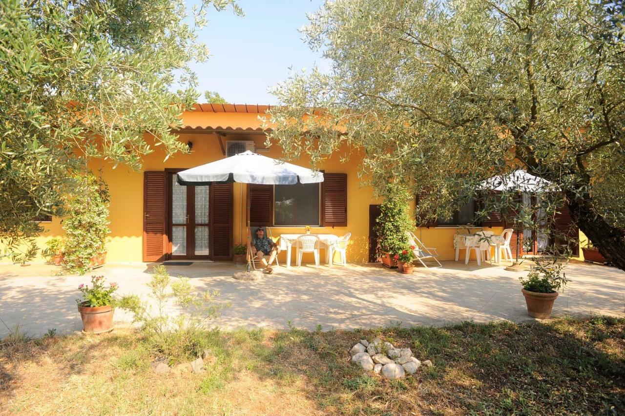 Agriturismo La Giannottola อาพริเลีย ภายนอก รูปภาพ